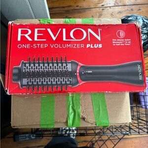 Revlon One-Step Volumizer Plus in Black and Red